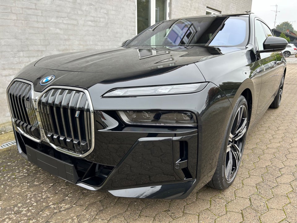 BMW i7 xDrive60 M-Sport 4d