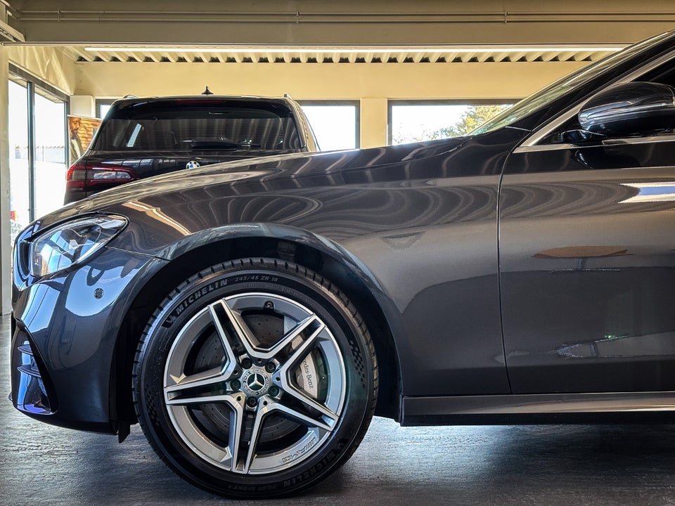 Mercedes E300 de 2,0 AMG Line stc. aut. 4Matic 5d