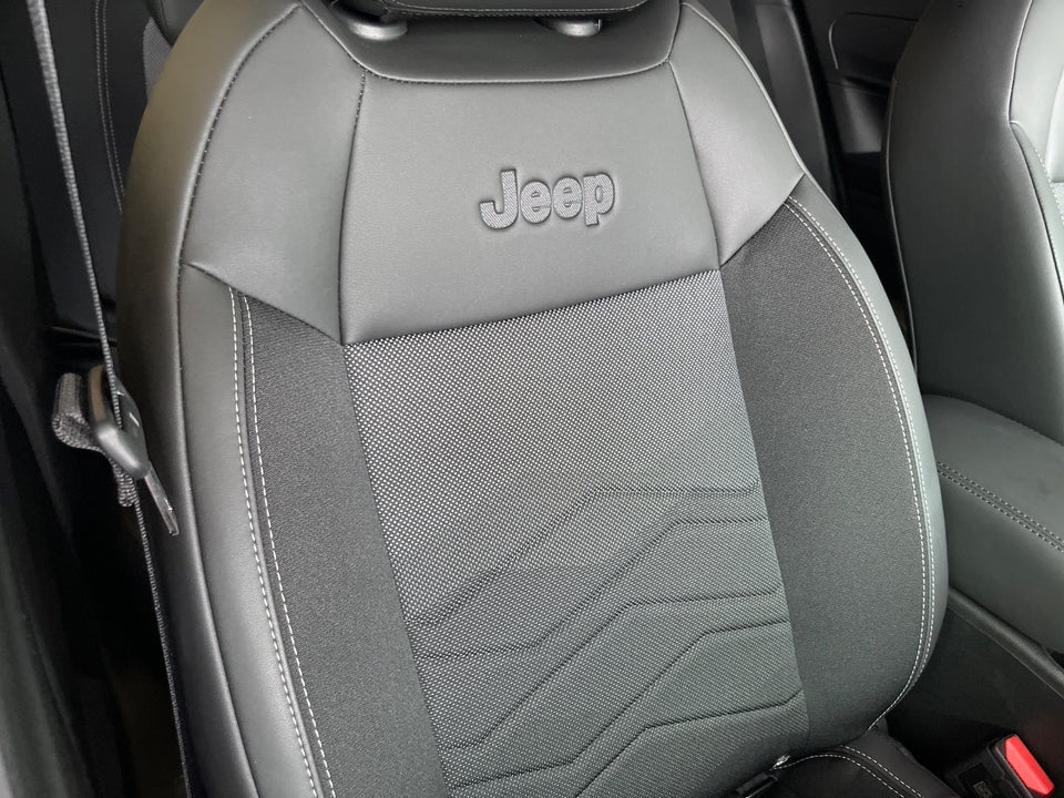 Jeep Avenger 54 Summit 5d