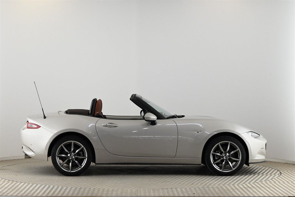 Mazda MX-5 2,0 SkyActiv-G 184 Roadster Kazari 2d