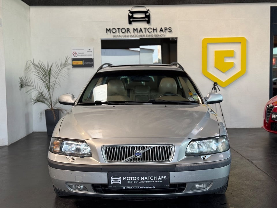 Volvo V70 2,4 D5 163 Momentum aut. 5d