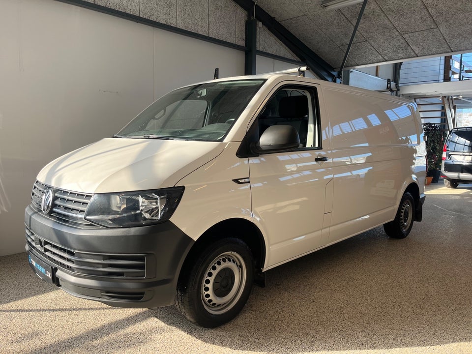 VW Transporter 2,0 TDi 150 Kassevogn DSG lang
