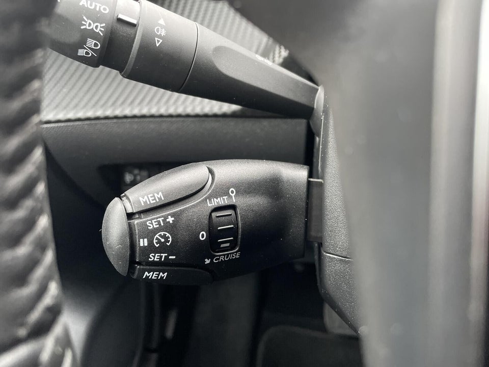 Peugeot e-208 50 GT 5d