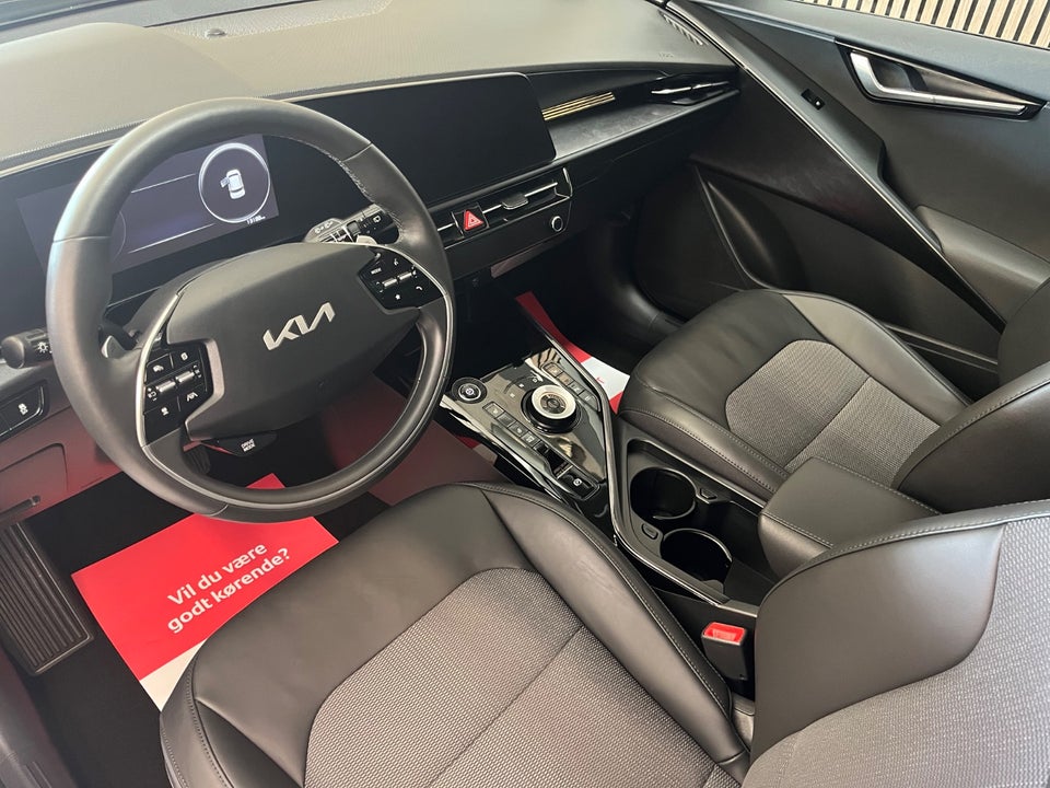 Kia Niro 64 EV Access Plus 5d