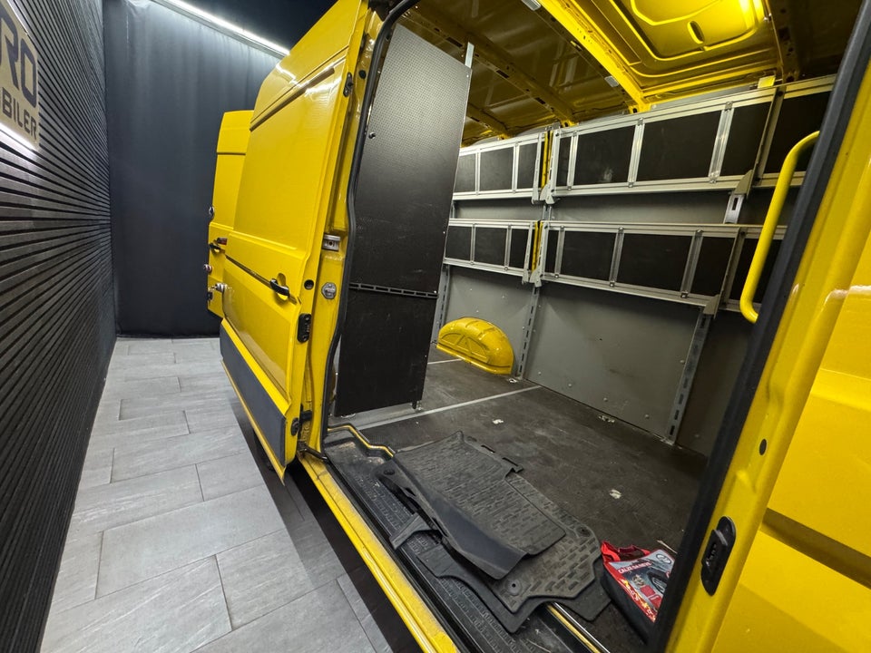 VW Crafter 30 2,0 TDi 140 Kassevogn L3H2
