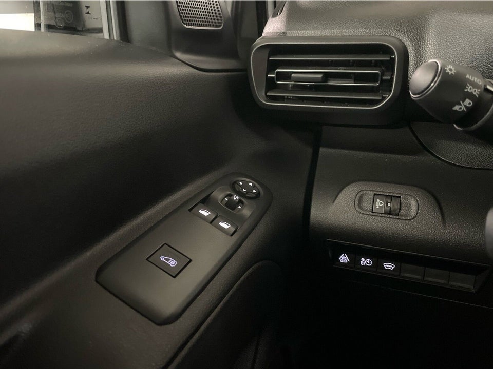 Peugeot Partner 1,5 BlueHDi 130 L2V2 Ultimate EAT8 Van