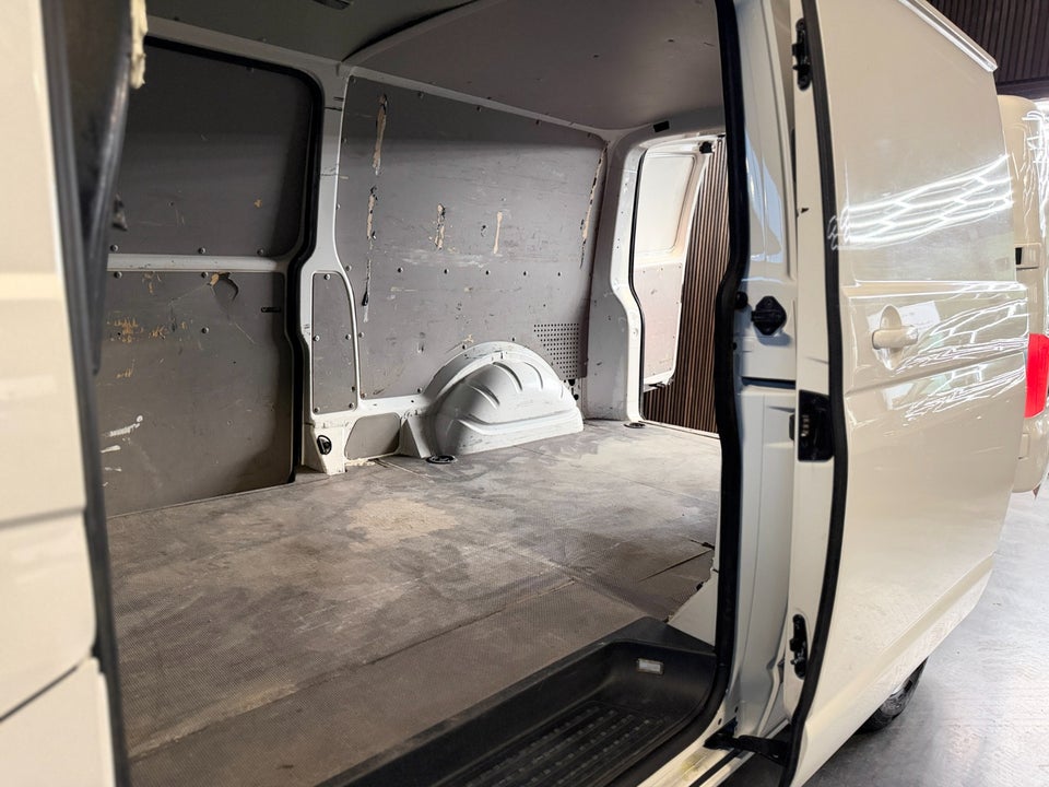 VW Transporter 2,0 TDi 150 Kassevogn DSG lang