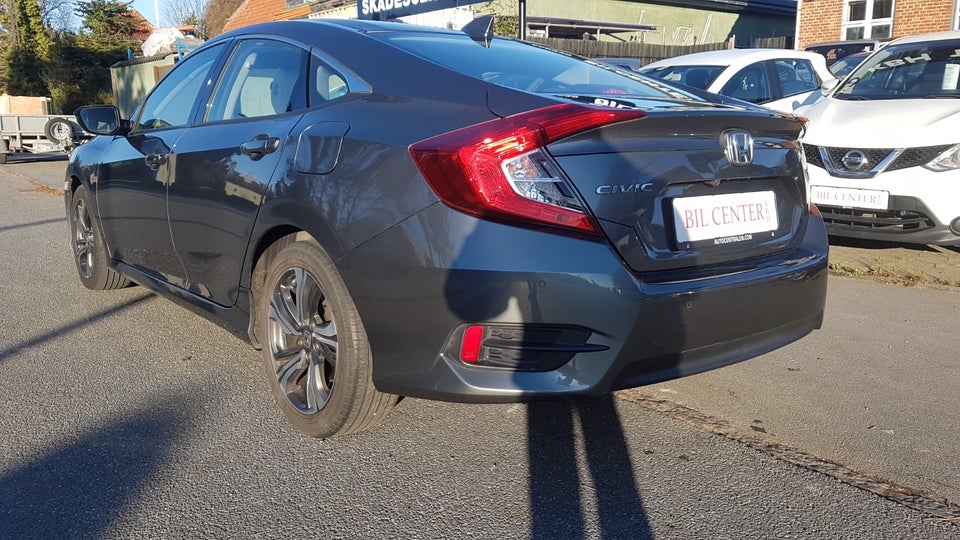 Honda Civic 1,5 VTEC Turbo Elegance CVT 4d