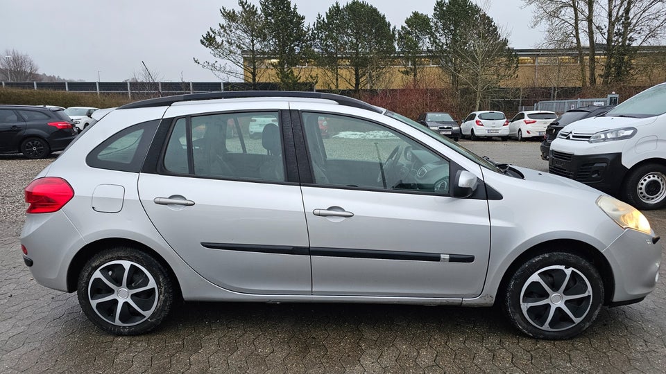 Renault Clio III 1,2 16V Authentique Sport Tourer 5d