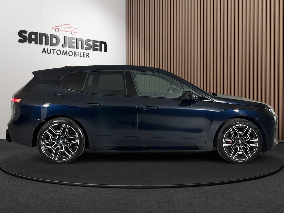 BMW iX xDrive60 Fully Charged 5d