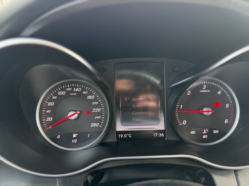 Mercedes C220 d 2,2 Avantgarde stc. aut. 5d