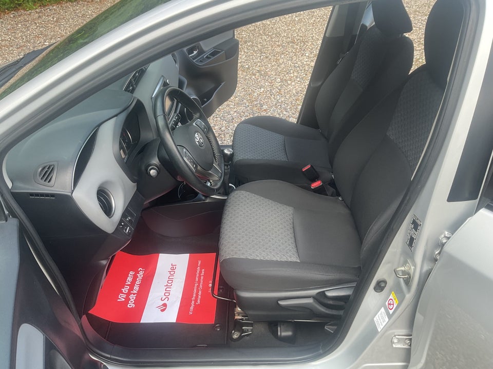 Toyota Yaris 1,3 VVT-i T2 Limited 5d
