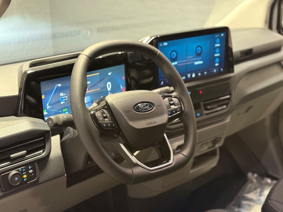 Ford E-Transit Custom 320S 64 Limited