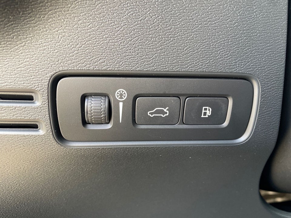 Volvo XC40 1,5 T5 ReCharge Plus Dark aut. 5d