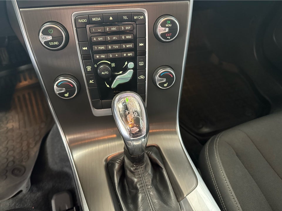 Volvo V60 1,6 T4 180 Momentum aut. 5d