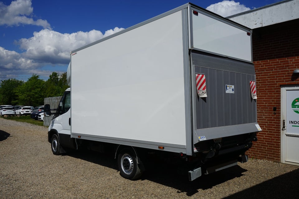 Iveco Daily 2,3 35S14 Alukasse m/lift AG8 2d