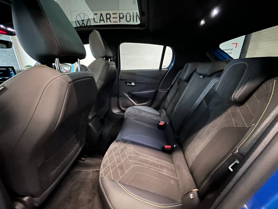 Peugeot e-208 50 GT 5d