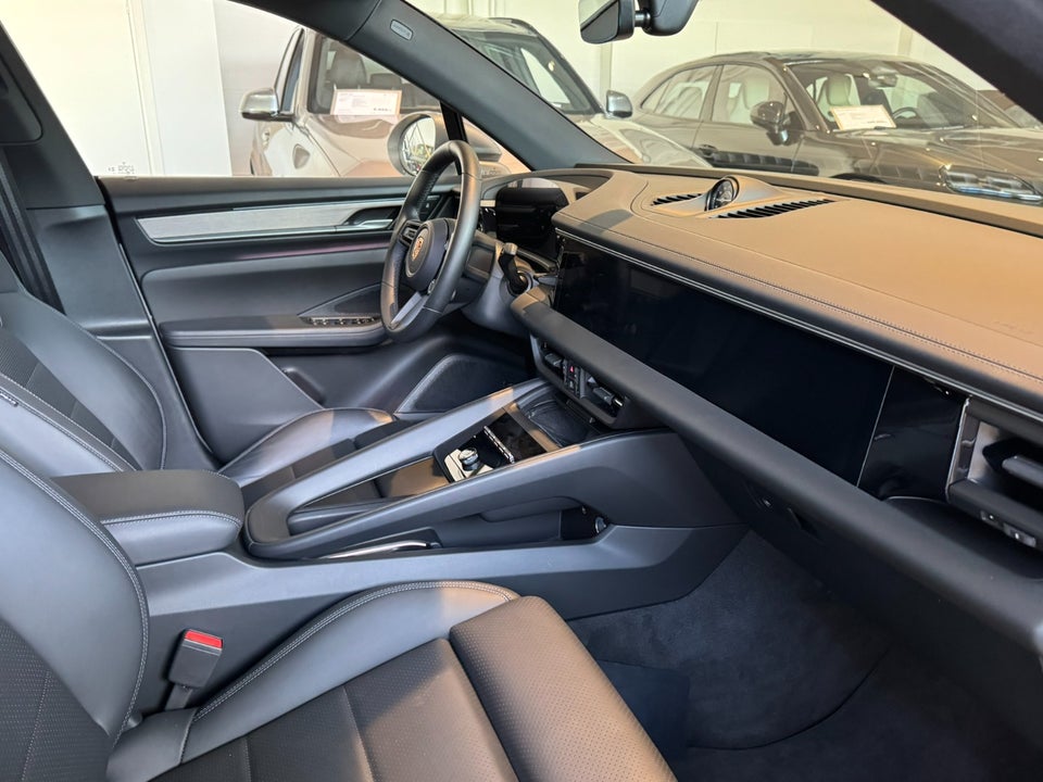 Porsche Macan 4 5d