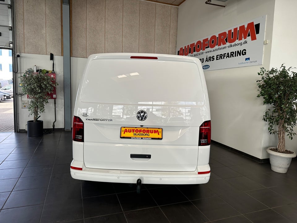 VW Transporter 2,0 TDi 150 Kassevogn DSG kort