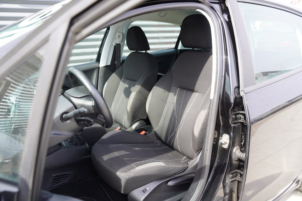 Peugeot 208 1,6 e-HDi 92 Active Van 5d