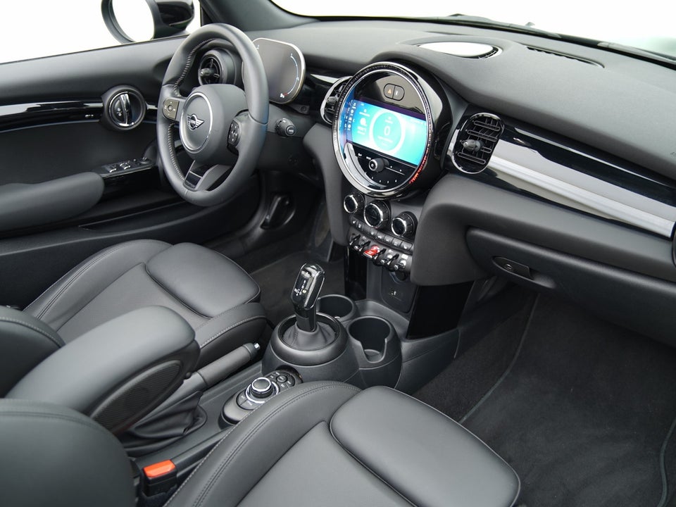 MINI Cooper S 2,0 Essential Cabriolet aut. 2d