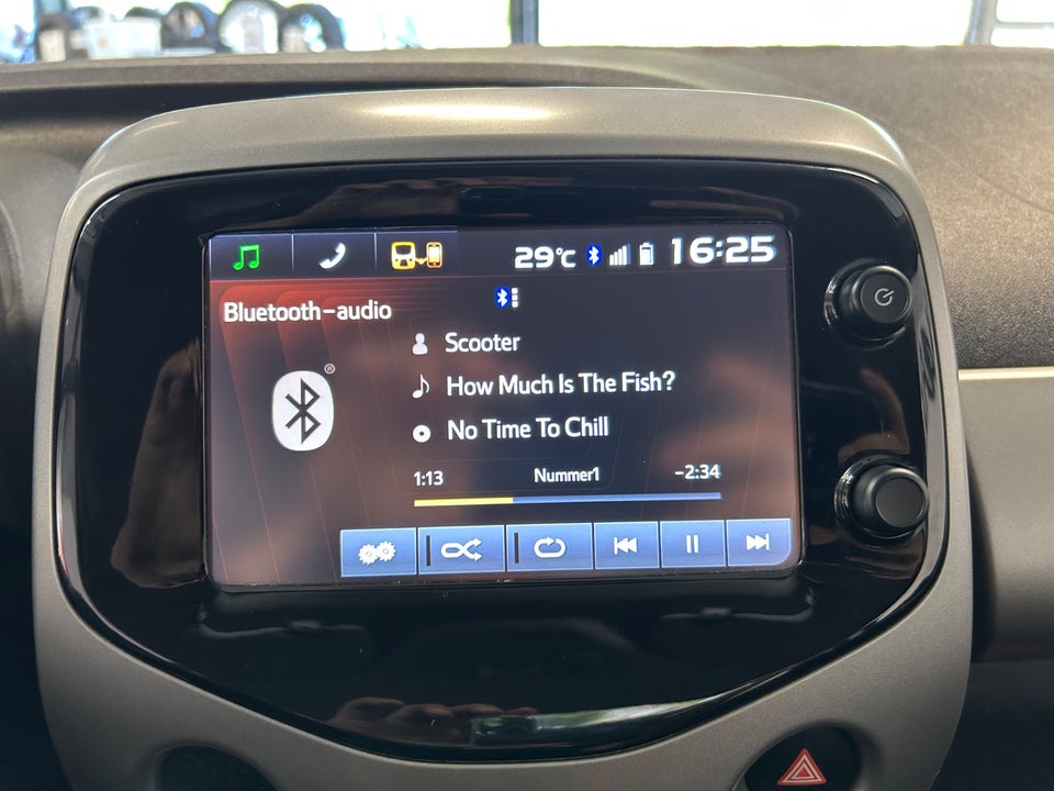 Citroën C1 1,2 PureTech Attraction 5d
