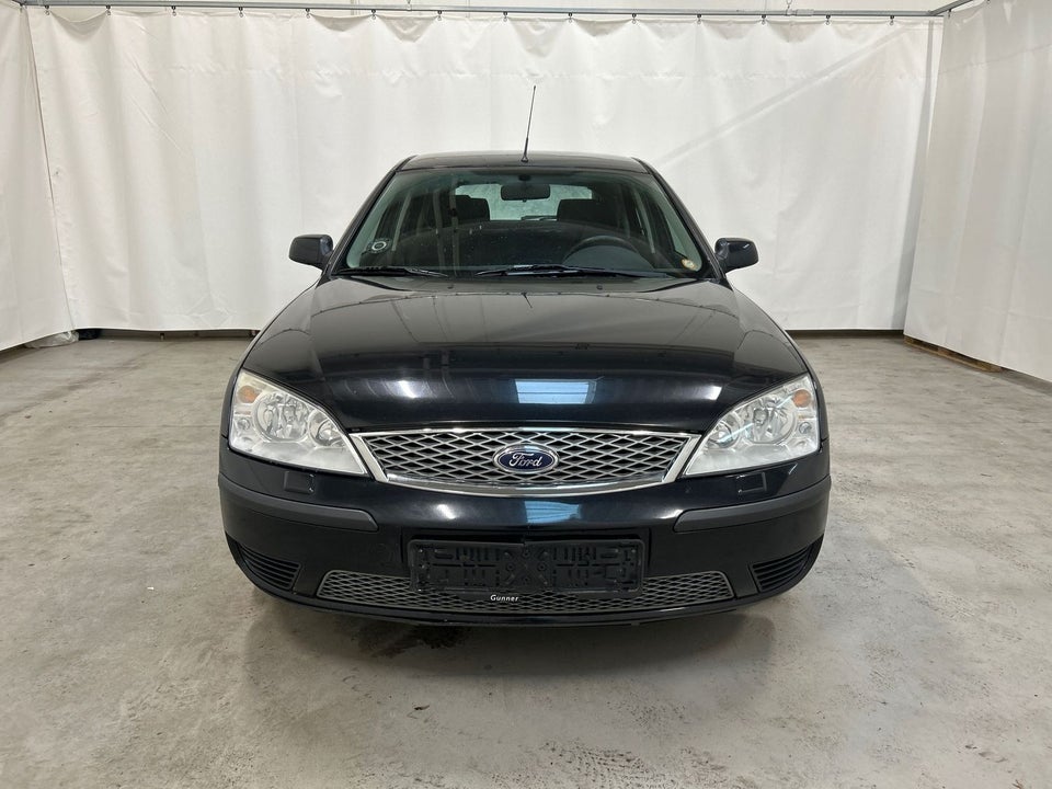 Ford Mondeo 1,8 Ambiente 110 5d