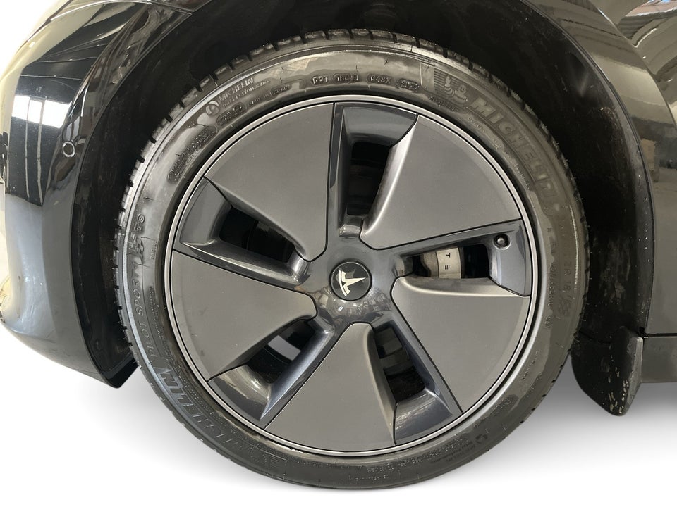 Tesla Model 3 RWD 4d