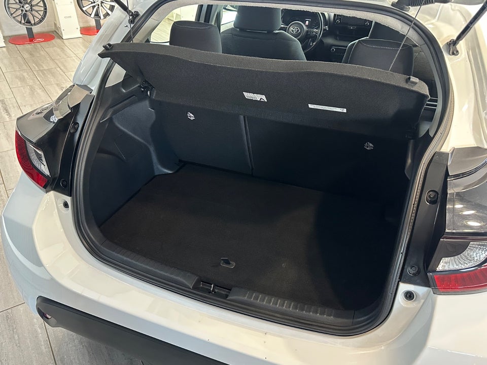 Toyota Yaris 1,5 Hybrid H1 e-CVT 5d