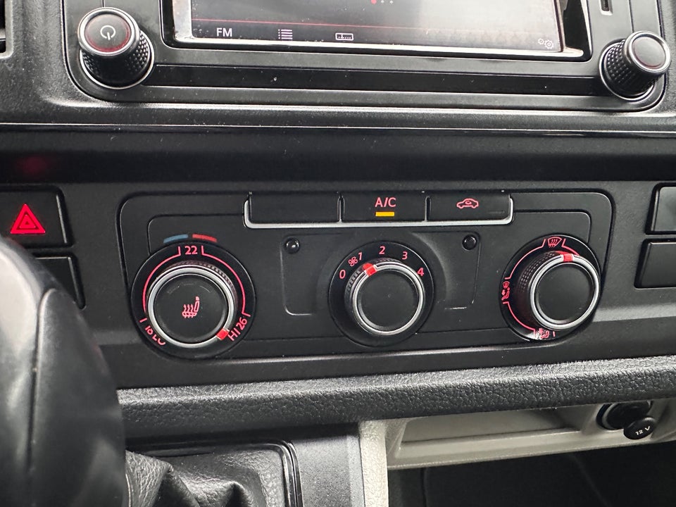 VW Transporter 2,0 TDi 150 Mandskabsvogn m/lad DSG