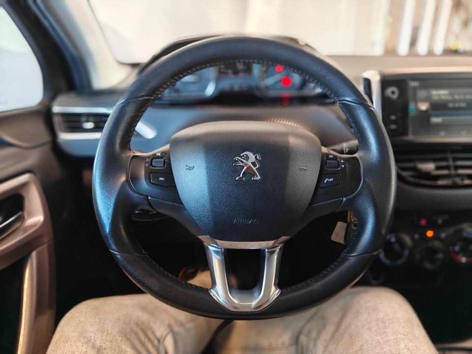 Peugeot 2008 1,2 VTi 82 Active Sky 5d