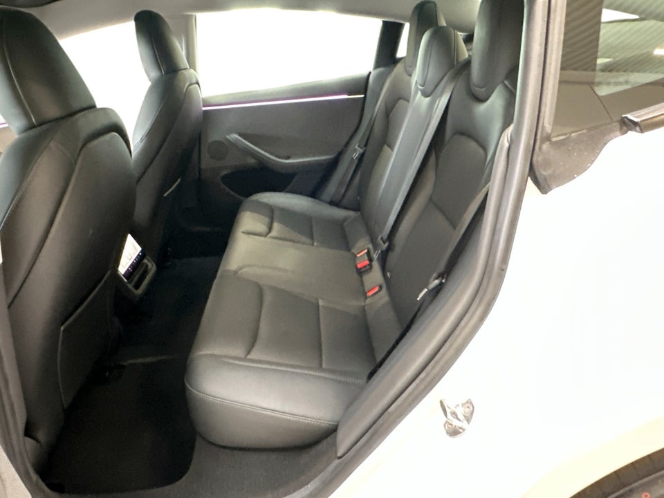 Tesla Model 3 RWD 4d