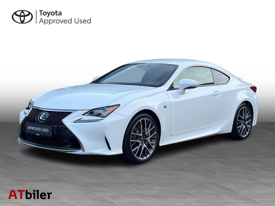 Lexus RC200t 2,0 aut. 2d