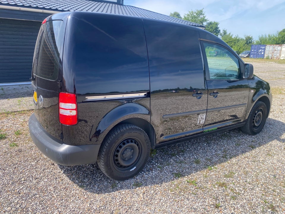 VW Caddy 1,6 TDi 102 Comfortline BMT Van 4d