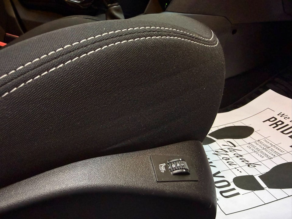 Peugeot 208 1,6 BlueHDi 100 Active 5d