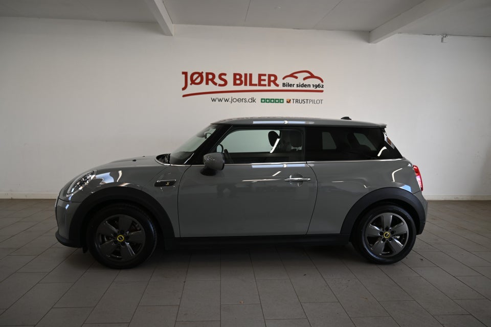 MINI Cooper SE Essential 3d