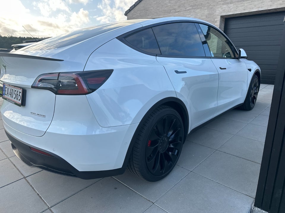 Tesla Model Y Performance AWD 5d