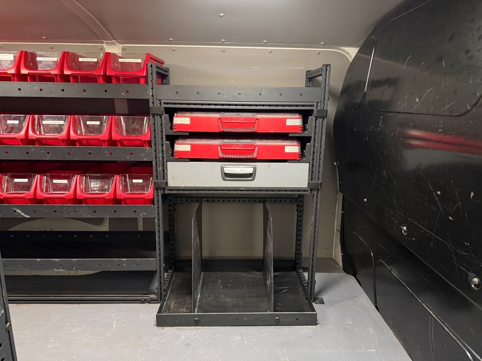 VW Transporter 2,0 TDi 102 Kassevogn kort