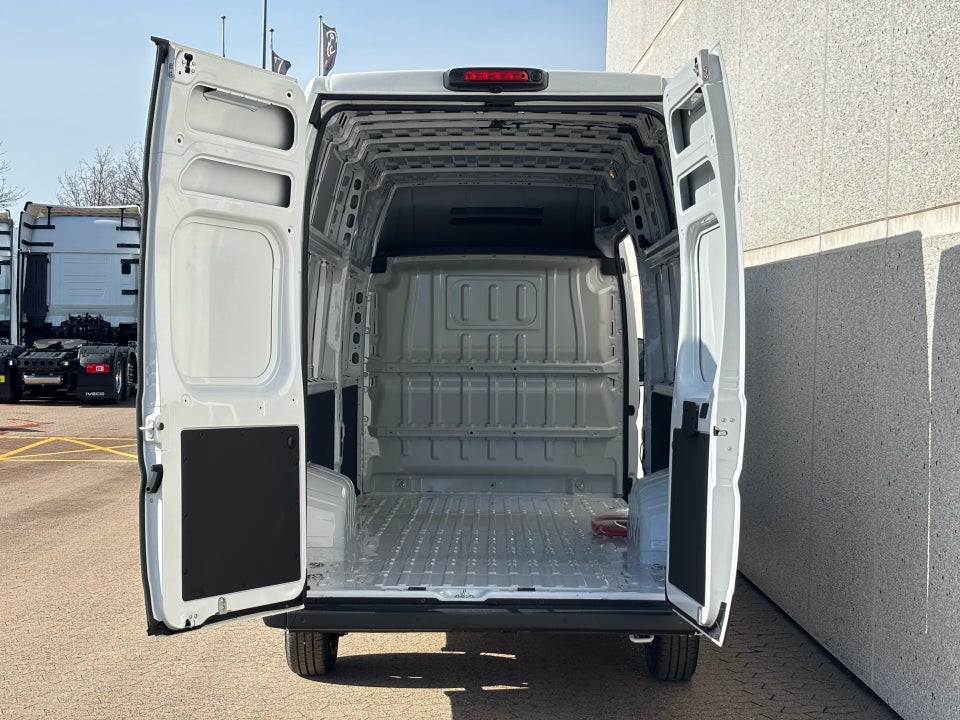 Fiat E-Ducato 42 Maxi 110 L4H3 Pro Kassevogn