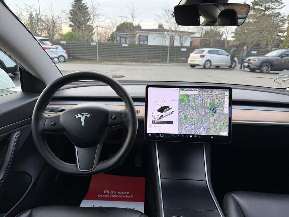 Tesla Model 3 Standard Range+ RWD 4d