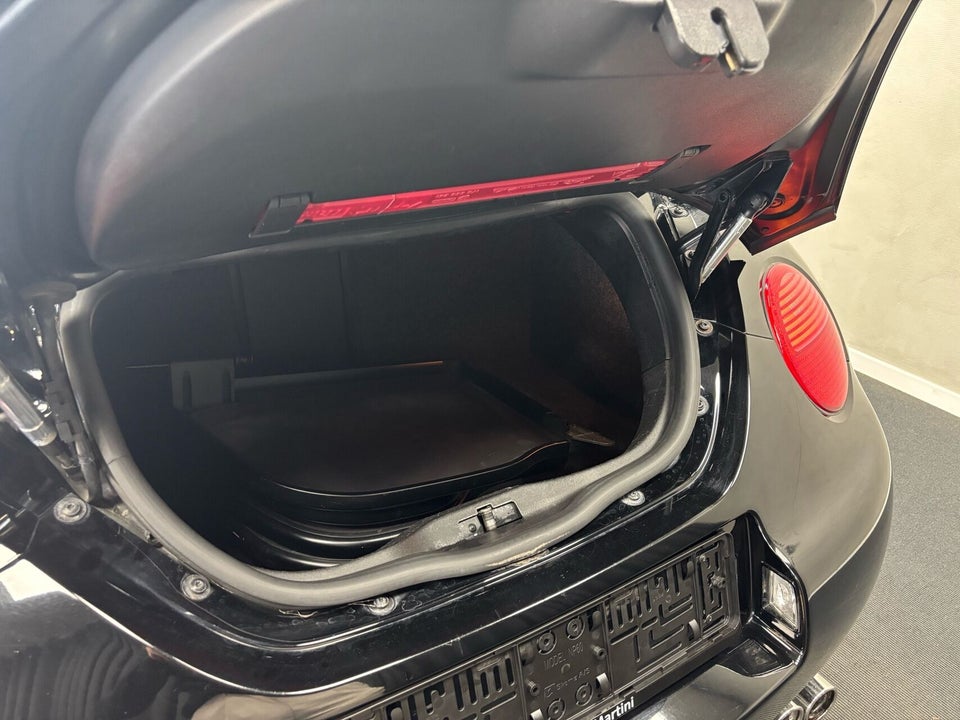 VW New Beetle 2,0 Cabriolet aut. 2d