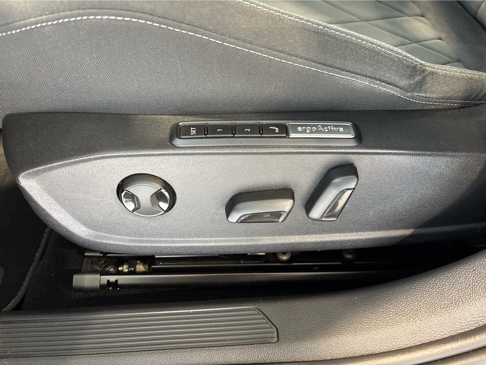 VW Golf VIII 1,5 eTSi 150 Style DSG 5d