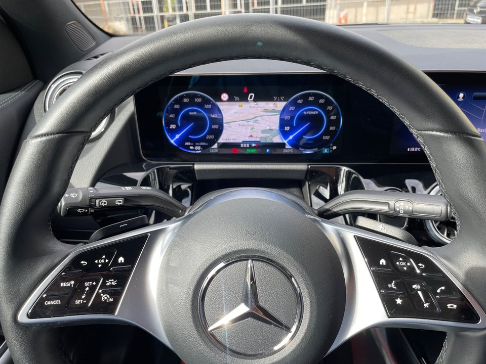 Mercedes EQA300 Progressive 4Matic 5d