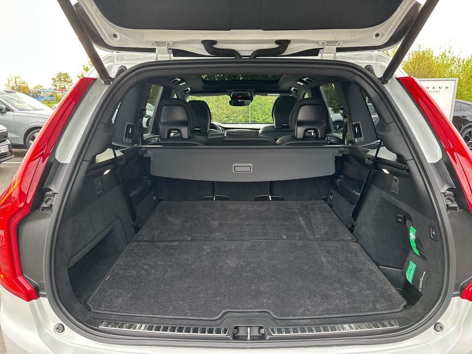 Volvo XC90 2,0 T8 ReCharge R-Design aut. AWD 7prs 5d