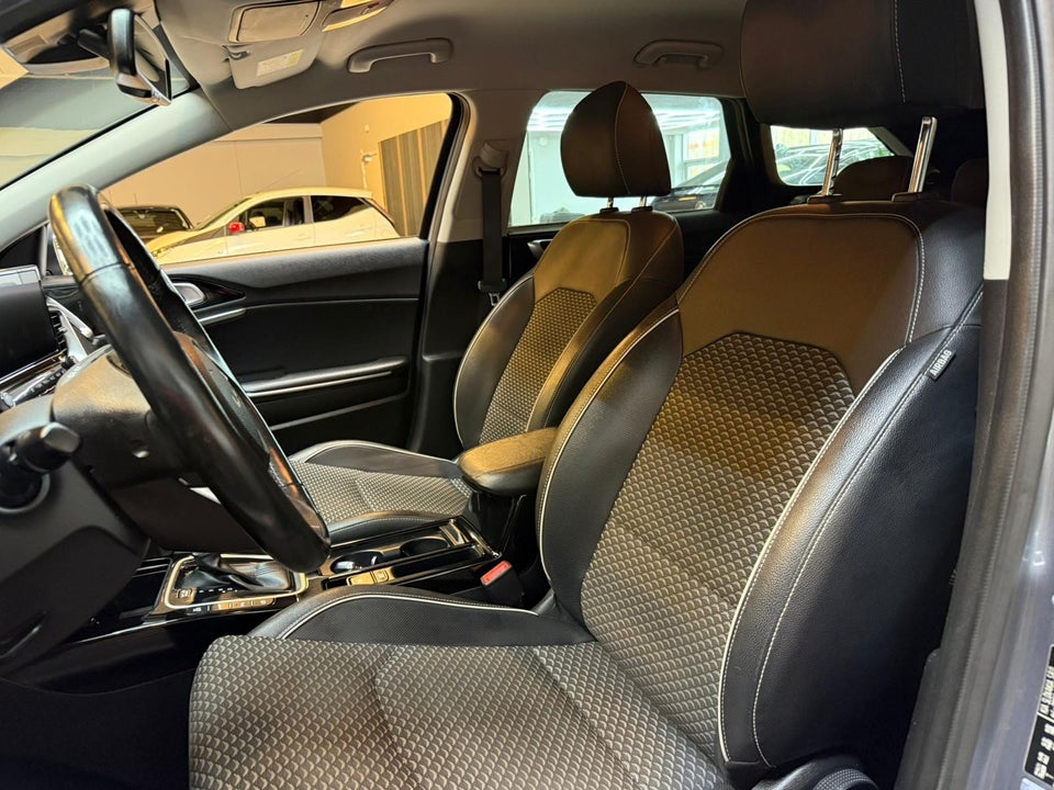 Kia Ceed 1,6 PHEV Upgrade Premium SW DCT 5d