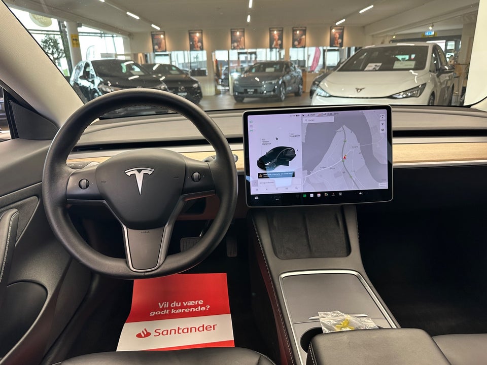 Tesla Model 3 Standard Range+ RWD 4d