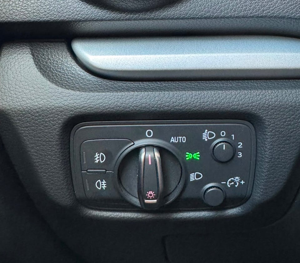 Audi A3 1,4 TFSi 150 Ambiente Sportback 5d