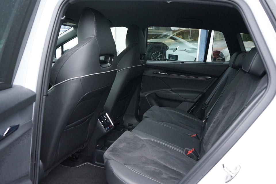 Skoda Enyaq 85 iV Sportline 5d