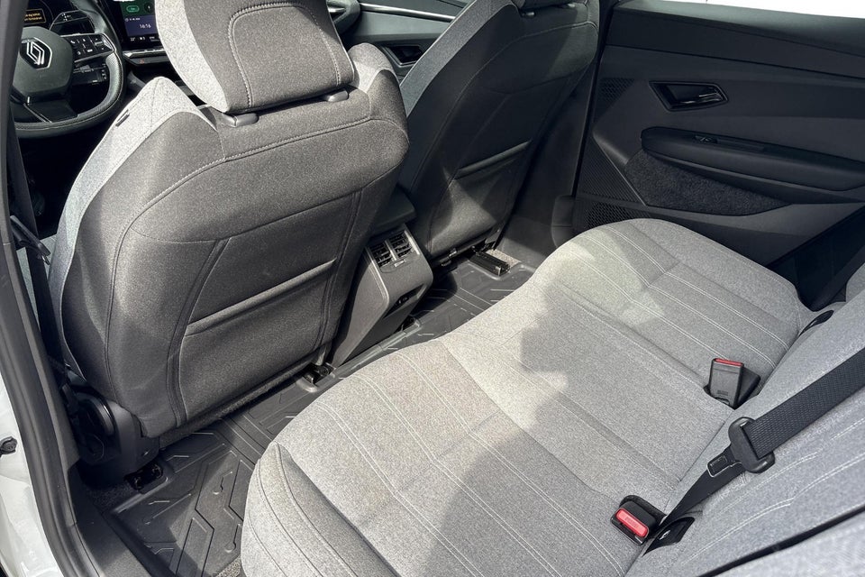 Renault Megane E-Tech 40 Equilibre 5d