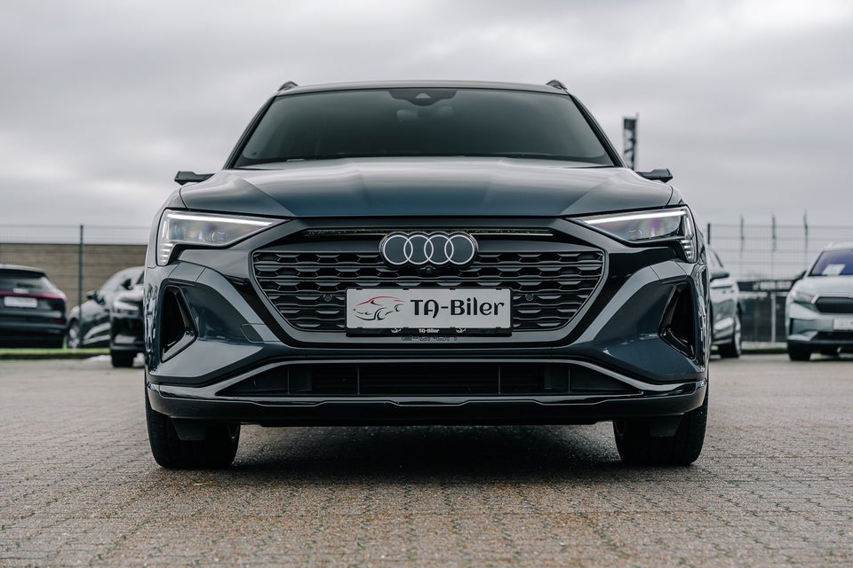 Audi Q8 e-tron 55 Advanced quattro 5d
